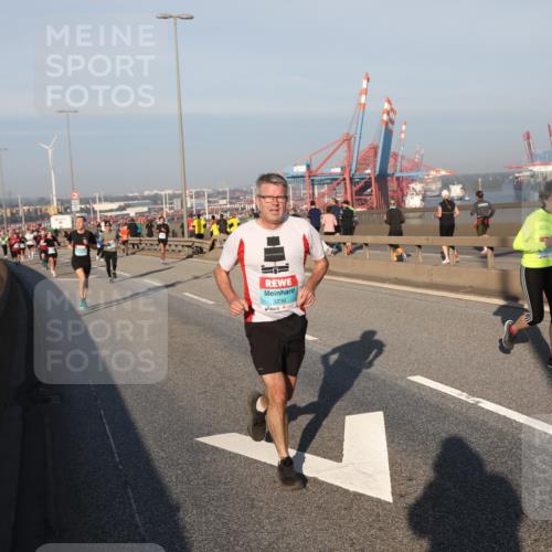 03.10.2025 - Köhlbrandbrückenlauf Yannick Fuchs http://msf.ph/oto/9149246 03.10.2025 08:40:51 Position 2 3236 meine-sportfotos.de