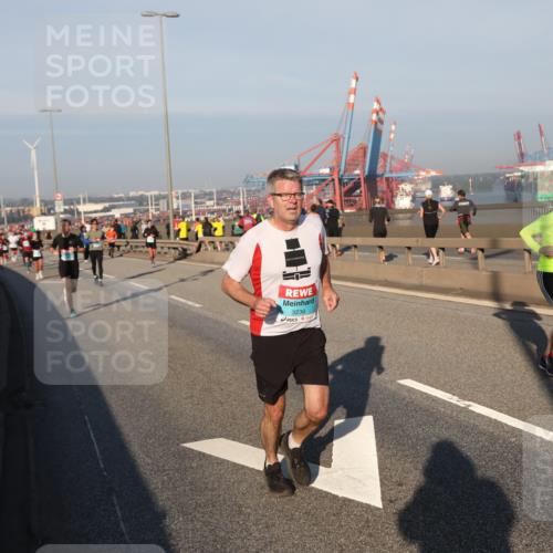 03.10.2025 - Köhlbrandbrückenlauf Yannick Fuchs http://msf.ph/oto/9149248 03.10.2025 08:40:51 Position 2 3236, 1312 meine-sportfotos.de