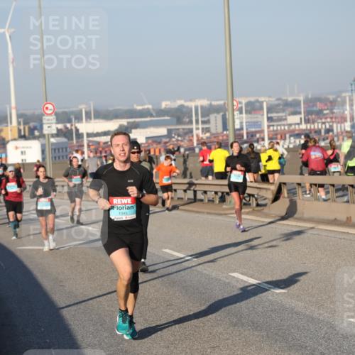 03.10.2025 - Köhlbrandbrückenlauf Yannick Fuchs http://msf.ph/oto/9149262 03.10.2025 08:40:53 Position 2 114348, 1045 meine-sportfotos.de