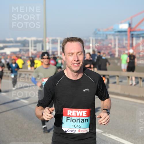 03.10.2025 - Köhlbrandbrückenlauf Yannick Fuchs http://msf.ph/oto/9149292 03.10.2025 08:40:55 Position 2 1045 meine-sportfotos.de