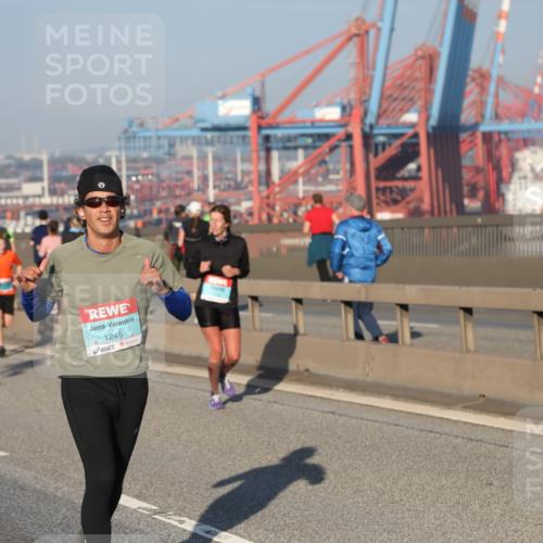 03.10.2025 - Köhlbrandbrückenlauf Yannick Fuchs http://msf.ph/oto/9149306 03.10.2025 08:40:57 Position 2 1245 meine-sportfotos.de