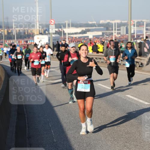 03.10.2025 - Köhlbrandbrückenlauf Yannick Fuchs http://msf.ph/oto/9149327 03.10.2025 08:40:58 Position 2 3825 meine-sportfotos.de