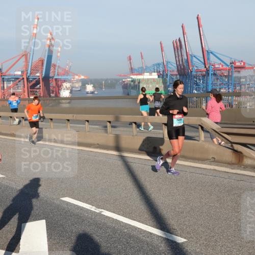 03.10.2025 - Köhlbrandbrückenlauf Yannick Fuchs http://msf.ph/oto/9149360 03.10.2025 08:41:01 Position 2 3825, 1152 meine-sportfotos.de