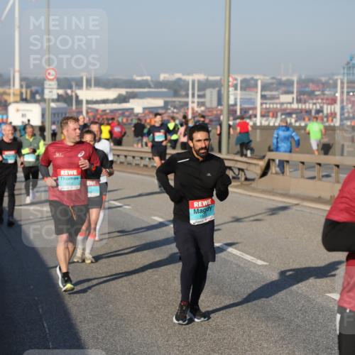 03.10.2025 - Köhlbrandbrückenlauf Yannick Fuchs http://msf.ph/oto/9149385 03.10.2025 08:41:02 Position 2 1931, 1808 meine-sportfotos.de