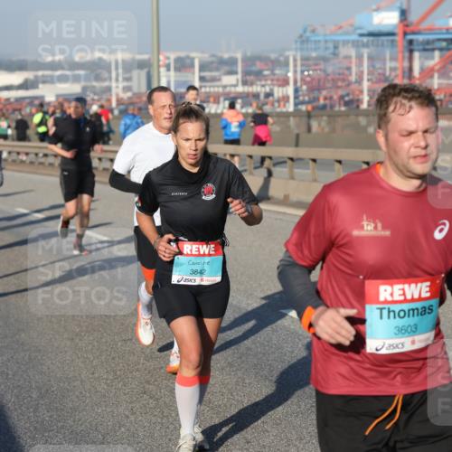03.10.2025 - Köhlbrandbrückenlauf Yannick Fuchs http://msf.ph/oto/9149430 03.10.2025 08:41:06 Position 2 3842, 3603 meine-sportfotos.de