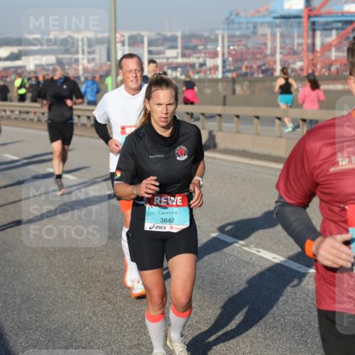03.10.2025 - Köhlbrandbrückenlauf Yannick Fuchs http://msf.ph/oto/9149437 03.10.2025 08:41:06 Position 2 3842, 3603 meine-sportfotos.de