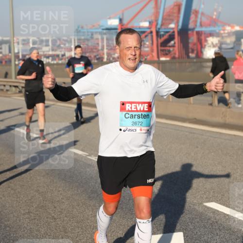 03.10.2025 - Köhlbrandbrückenlauf Yannick Fuchs http://msf.ph/oto/9149458 03.10.2025 08:41:08 Position 2 2672 meine-sportfotos.de