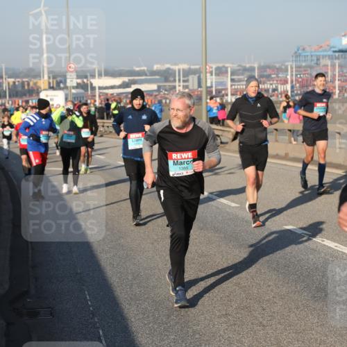 03.10.2025 - Köhlbrandbrückenlauf Yannick Fuchs http://msf.ph/oto/9149461 03.10.2025 08:41:08 Position 2 1385 meine-sportfotos.de