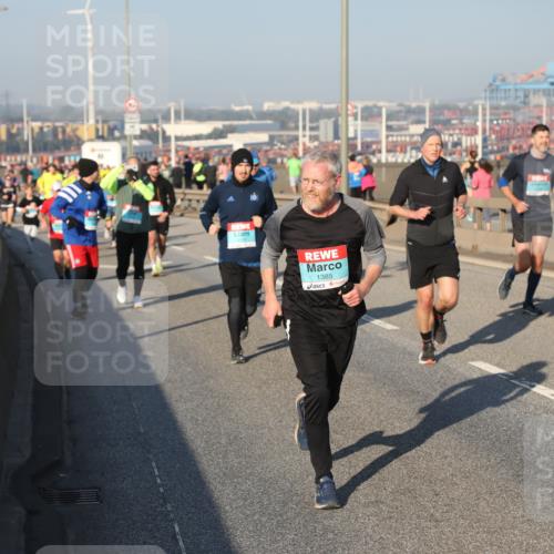 03.10.2025 - Köhlbrandbrückenlauf Yannick Fuchs http://msf.ph/oto/9149465 03.10.2025 08:41:09 Position 2 1385 meine-sportfotos.de