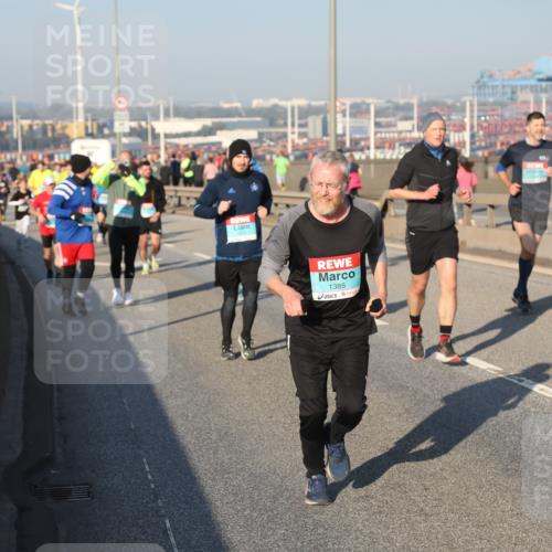 03.10.2025 - Köhlbrandbrückenlauf Yannick Fuchs http://msf.ph/oto/9149467 03.10.2025 08:41:09 Position 2 1385 meine-sportfotos.de