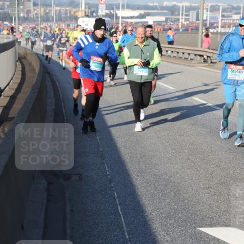 03.10.2025 - Köhlbrandbrückenlauf Yannick Fuchs http://msf.ph/oto/9149508 03.10.2025 08:41:12 Position 2 3121, 3120, 1328 meine-sportfotos.de