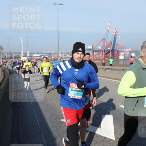 03.10.2025 - Köhlbrandbrückenlauf Yannick Fuchs http://msf.ph/oto/9149580 03.10.2025 08:41:16 Position 2 3121, 3120 meine-sportfotos.de