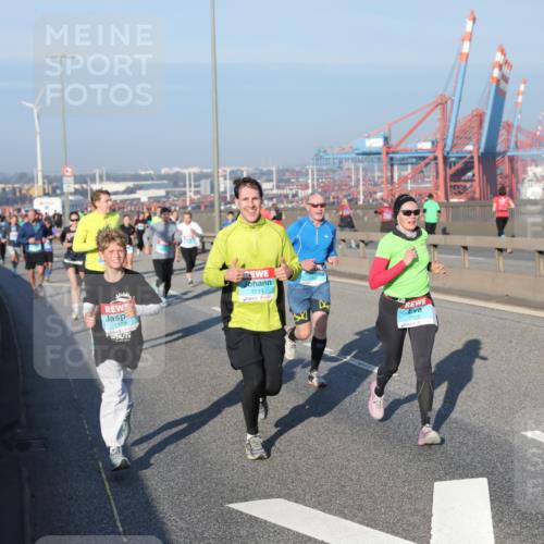 03.10.2025 - Köhlbrandbrückenlauf Yannick Fuchs http://msf.ph/oto/9149605 03.10.2025 08:41:18 Position 2 1173, 3233 meine-sportfotos.de