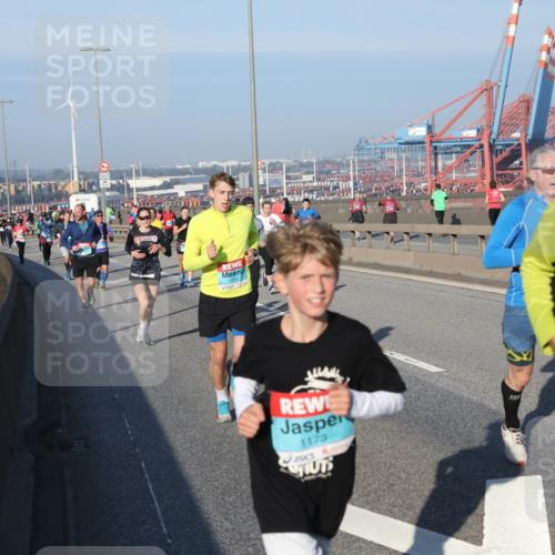 03.10.2025 - Köhlbrandbrückenlauf Yannick Fuchs http://msf.ph/oto/9149628 03.10.2025 08:41:19 Position 2 1173, 3233 meine-sportfotos.de