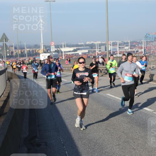 03.10.2025 - Köhlbrandbrückenlauf Yannick Fuchs http://msf.ph/oto/9149651 03.10.2025 08:41:21 Position 2  meine-sportfotos.de