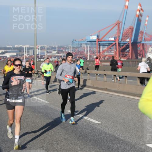 03.10.2025 - Köhlbrandbrückenlauf Yannick Fuchs http://msf.ph/oto/9149660 03.10.2025 08:41:21 Position 2 51 meine-sportfotos.de