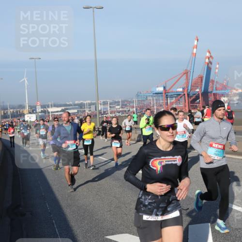 03.10.2025 - Köhlbrandbrückenlauf Yannick Fuchs http://msf.ph/oto/9149681 03.10.2025 08:41:23 Position 2 3821 meine-sportfotos.de
