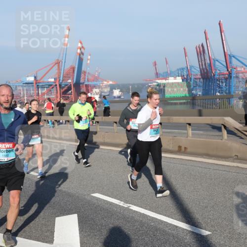 03.10.2025 - Köhlbrandbrückenlauf Yannick Fuchs http://msf.ph/oto/9149710 03.10.2025 08:41:24 Position 2 1582 meine-sportfotos.de