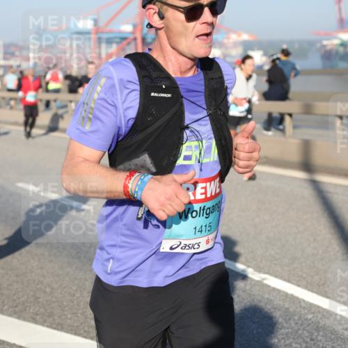 03.10.2025 - Köhlbrandbrückenlauf Yannick Fuchs http://msf.ph/oto/9149730 03.10.2025 08:41:27 Position 2 1415 meine-sportfotos.de