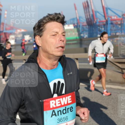 03.10.2025 - Köhlbrandbrückenlauf Yannick Fuchs http://msf.ph/oto/9149758 03.10.2025 08:41:29 Position 2 3656, 109 meine-sportfotos.de