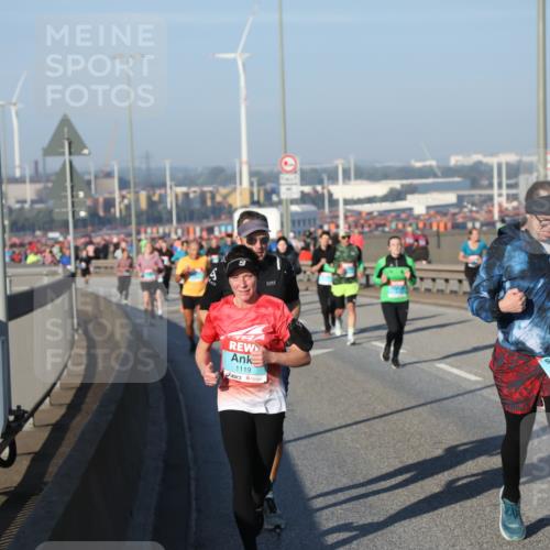 03.10.2025 - Köhlbrandbrückenlauf Yannick Fuchs http://msf.ph/oto/9149771 03.10.2025 08:41:30 Position 2 1119, 1352 meine-sportfotos.de