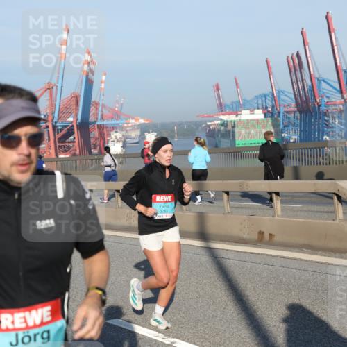 03.10.2025 - Köhlbrandbrückenlauf Yannick Fuchs http://msf.ph/oto/9149816 03.10.2025 08:41:34 Position 2 3753 meine-sportfotos.de