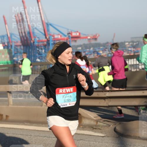 03.10.2025 - Köhlbrandbrückenlauf Yannick Fuchs http://msf.ph/oto/9149818 03.10.2025 08:41:34 Position 2 3753 meine-sportfotos.de