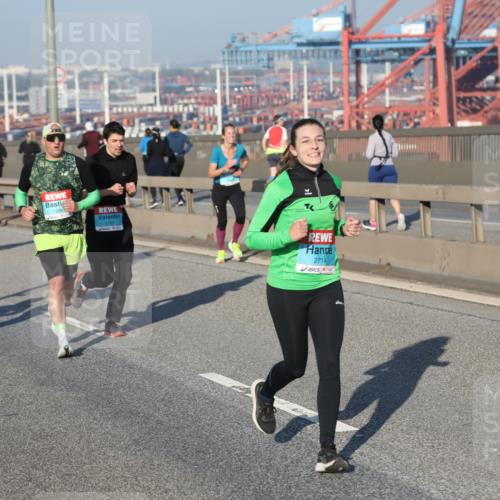 03.10.2025 - Köhlbrandbrückenlauf Yannick Fuchs http://msf.ph/oto/9149828 03.10.2025 08:41:36 Position 2 1449, 1346, 1, 2714 meine-sportfotos.de