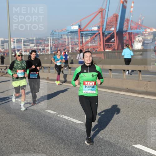 03.10.2025 - Köhlbrandbrückenlauf Yannick Fuchs http://msf.ph/oto/9149834 03.10.2025 08:41:36 Position 2 2714 meine-sportfotos.de