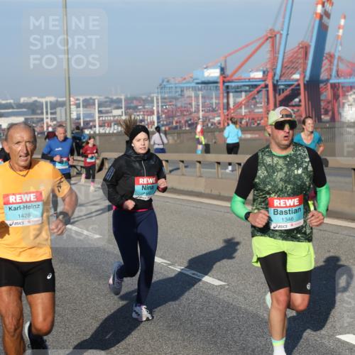 03.10.2025 - Köhlbrandbrückenlauf Yannick Fuchs http://msf.ph/oto/9149879 03.10.2025 08:41:39 Position 2 11111, 1428, 449, 1346, 1767 meine-sportfotos.de