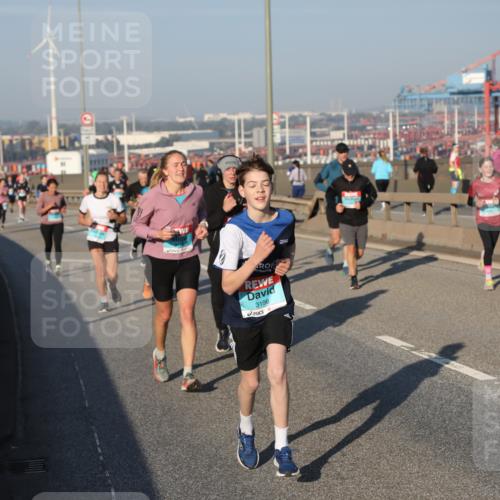 03.10.2025 - Köhlbrandbrückenlauf Yannick Fuchs http://msf.ph/oto/9149938 03.10.2025 08:41:42 Position 2 3196 meine-sportfotos.de