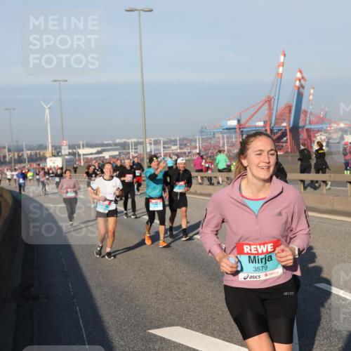03.10.2025 - Köhlbrandbrückenlauf Yannick Fuchs http://msf.ph/oto/9149972 03.10.2025 08:41:45 Position 2 3579 meine-sportfotos.de