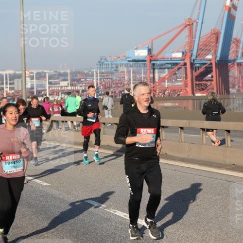 03.10.2025 - Köhlbrandbrückenlauf Yannick Fuchs http://msf.ph/oto/9150012 03.10.2025 08:41:48 Position 2 1189 meine-sportfotos.de