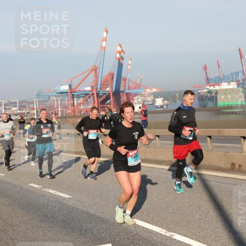 03.10.2025 - Köhlbrandbrückenlauf Yannick Fuchs http://msf.ph/oto/9150048 03.10.2025 08:41:52 Position 2  meine-sportfotos.de