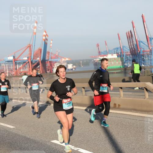 03.10.2025 - Köhlbrandbrückenlauf Yannick Fuchs http://msf.ph/oto/9150054 03.10.2025 08:41:52 Position 2 1412, 7075 meine-sportfotos.de
