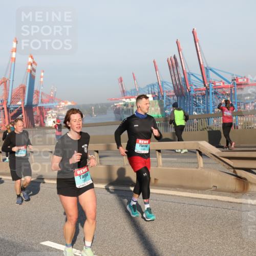 03.10.2025 - Köhlbrandbrückenlauf Yannick Fuchs http://msf.ph/oto/9150058 03.10.2025 08:41:53 Position 2 1412, 3188, 817025 meine-sportfotos.de