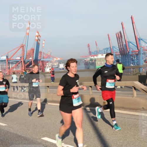 03.10.2025 - Köhlbrandbrückenlauf Yannick Fuchs http://msf.ph/oto/9150060 03.10.2025 08:41:53 Position 2 2825 meine-sportfotos.de