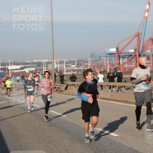 03.10.2025 - Köhlbrandbrückenlauf Yannick Fuchs http://msf.ph/oto/9150094 03.10.2025 08:41:55 Position 2 1378, 1377 meine-sportfotos.de