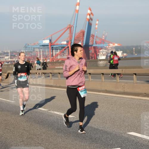 03.10.2025 - Köhlbrandbrückenlauf Yannick Fuchs http://msf.ph/oto/9150103 03.10.2025 08:41:57 Position 2 1424 meine-sportfotos.de