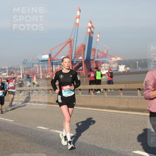 03.10.2025 - Köhlbrandbrückenlauf Yannick Fuchs http://msf.ph/oto/9150120 03.10.2025 08:41:59 Position 2 2698, 1424 meine-sportfotos.de