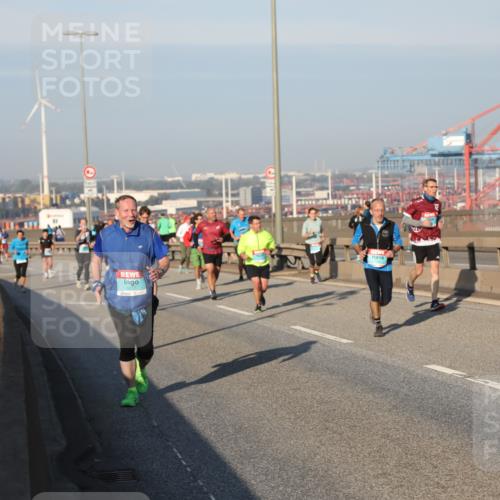 03.10.2025 - Köhlbrandbrückenlauf Yannick Fuchs http://msf.ph/oto/9150137 03.10.2025 08:42:00 Position 2  meine-sportfotos.de