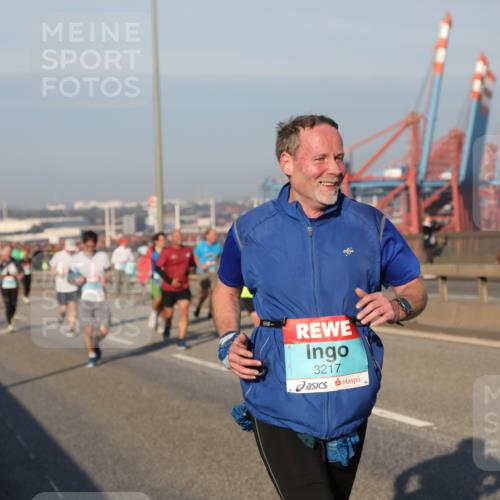 03.10.2025 - Köhlbrandbrückenlauf Yannick Fuchs http://msf.ph/oto/9150162 03.10.2025 08:42:03 Position 2 3217 meine-sportfotos.de