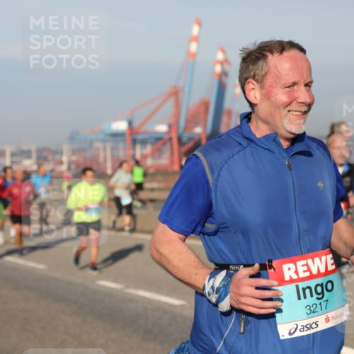 03.10.2025 - Köhlbrandbrückenlauf Yannick Fuchs http://msf.ph/oto/9150168 03.10.2025 08:42:03 Position 2 3217 meine-sportfotos.de