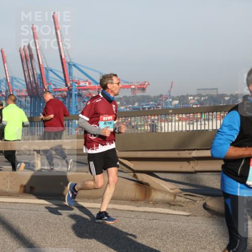 03.10.2025 - Köhlbrandbrückenlauf Yannick Fuchs http://msf.ph/oto/9150192 03.10.2025 08:42:05 Position 2 1340 meine-sportfotos.de