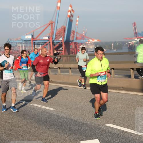 03.10.2025 - Köhlbrandbrückenlauf Yannick Fuchs http://msf.ph/oto/9150205 03.10.2025 08:42:05 Position 2 1516, 3198 meine-sportfotos.de