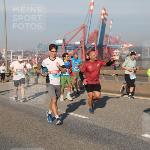 03.10.2025 - Köhlbrandbrückenlauf Yannick Fuchs http://msf.ph/oto/9150212 03.10.2025 08:42:06 Position 2 1516, 3198 meine-sportfotos.de
