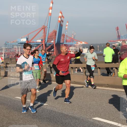03.10.2025 - Köhlbrandbrückenlauf Yannick Fuchs http://msf.ph/oto/9150216 03.10.2025 08:42:06 Position 2 1516, 3198 meine-sportfotos.de