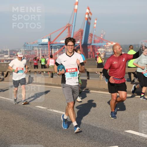03.10.2025 - Köhlbrandbrückenlauf Yannick Fuchs http://msf.ph/oto/9150223 03.10.2025 08:42:07 Position 2 1516, 15 meine-sportfotos.de