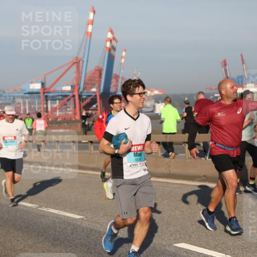 03.10.2025 - Köhlbrandbrückenlauf Yannick Fuchs http://msf.ph/oto/9150228 03.10.2025 08:42:07 Position 2 1516 meine-sportfotos.de