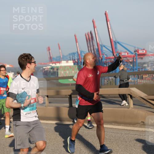 03.10.2025 - Köhlbrandbrückenlauf Yannick Fuchs http://msf.ph/oto/9150234 03.10.2025 08:42:07 Position 2 1516 meine-sportfotos.de